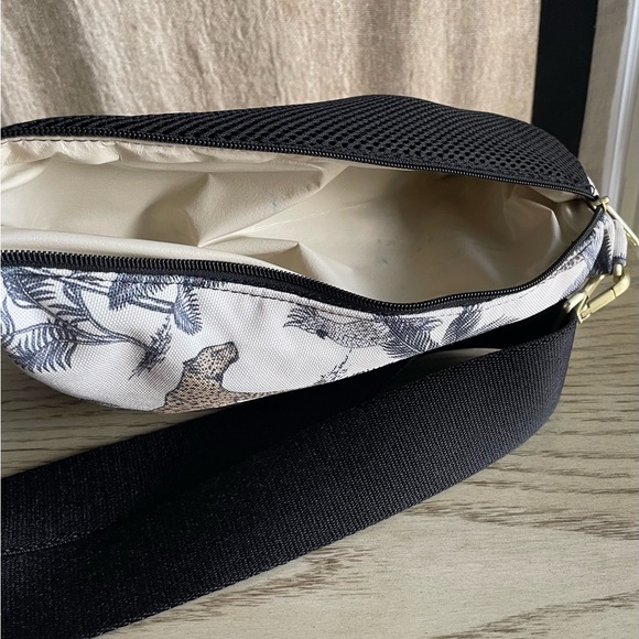 Crossbody jungle tote - Picture 5 of 6